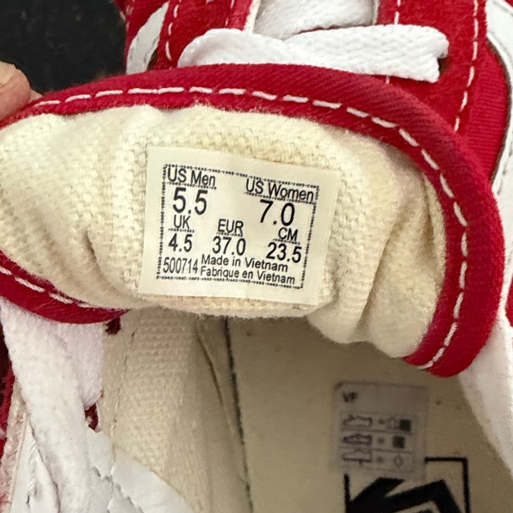 Vans Old Skool - Racing Red/True White 
Size: Women’s 7 / Men’s 5.5 - Picture 6 of 8